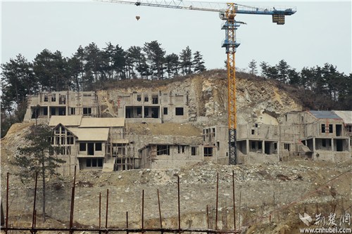 ˫��ɽ������̬�ȼٴ�ʩ���ֳ�