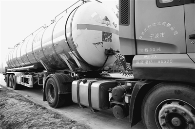 ��������������Σ��Ʒ���䳵ͣ����ɽ���ǳ���İ����2����·�ߴ������롣�ó�Ϊ5�����Σ��Ʒ�޳���