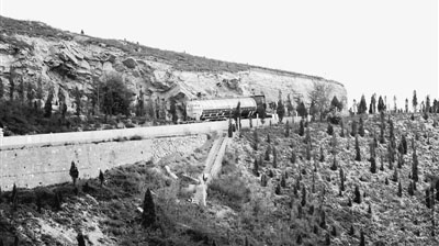 �ó�ͨ��İ���򣬽�����ɽ��·��