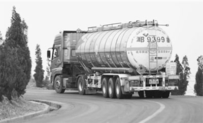 Σ��Ʒ����ɽ·һת�䴦���ұ��Ƕ��¡�