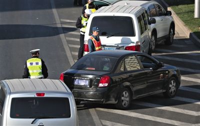 ���գ��������������ţ�һ��β��Ϊ8��˫��������·�󱻾������½��ܴ�����