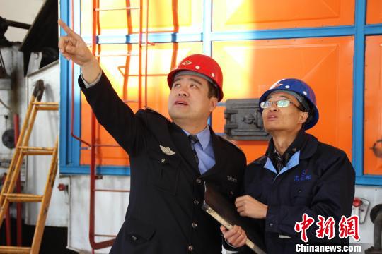 ������ʿ�˺��᣺��̤ʵ�ظɺ�ƽ���£�ͼ��