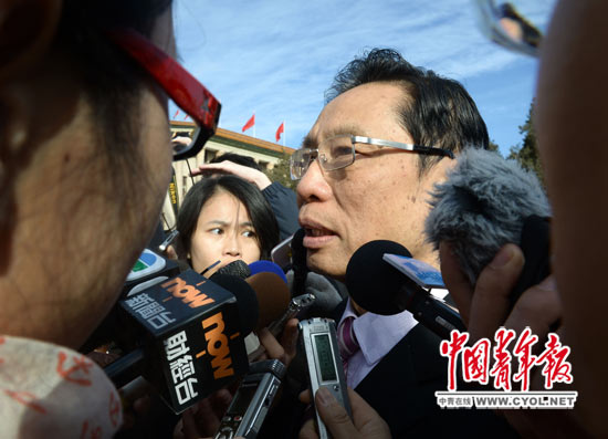 3��4�գ�������������ǰ��ȫ���˴��������ɽ������Χ�¡�̸��������ΰ��Ĺ�ϵʱ����˵����2009���Ժ�Ĺ������Ͽ��������еĶ���������ΰ��Ĺ�ϵ���У���PM2.5�ͷΰ��Ĺ�ϵ����һ��ʱ����ܵó����ۣ�������Ϊ���ڵ�����Ũ�ȱȹ����5��10�������ھ��½��ۻ�̫�硱���������ŵ�ִ��ȨӦ���ڴ�����Ⱦ���η��޶��еõ���ǿ������ٹ����¾������������Ļ���10���ڽ�����⻹���п��ܵġ��������� ���/��